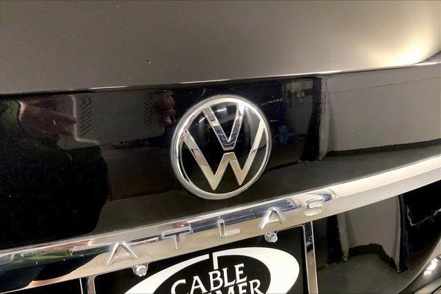 2023 Volkswagen Atlas Vehicle Photo in KANSAS CITY, MO 64114-4502