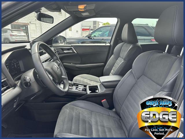 2023 Mitsubishi Outlander Vehicle Photo in Roslyn, NY 11576