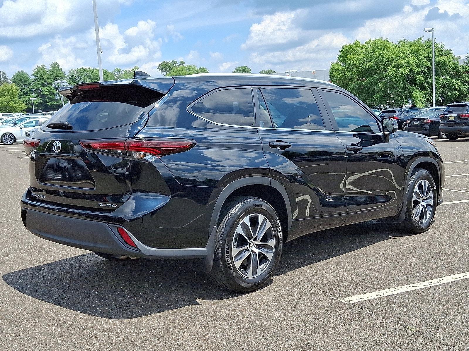 2024 Toyota Highlander Vehicle Photo in Trevose, PA 19053