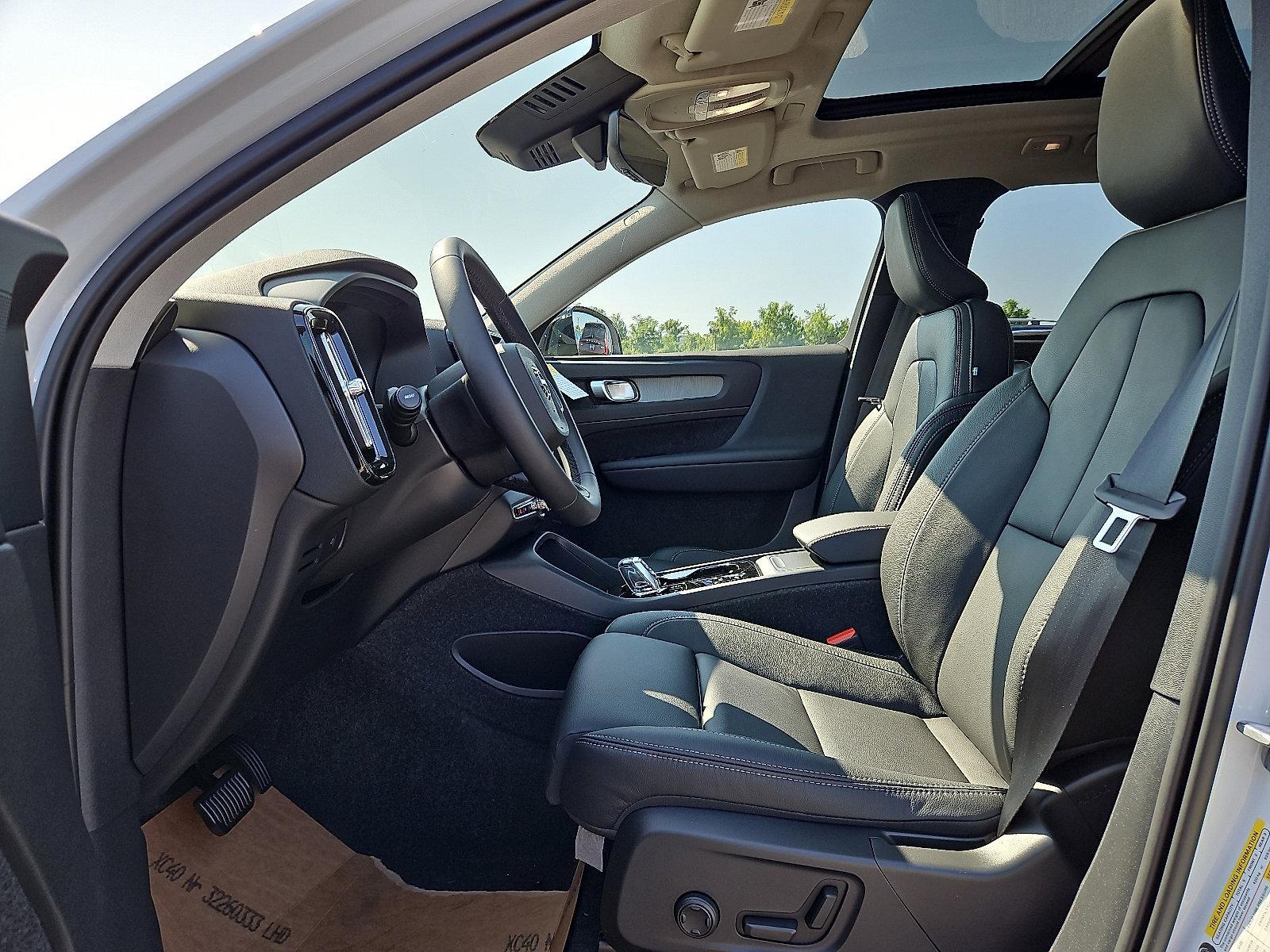 2026 Volvo XC40 Vehicle Photo in Trevose, PA 19053