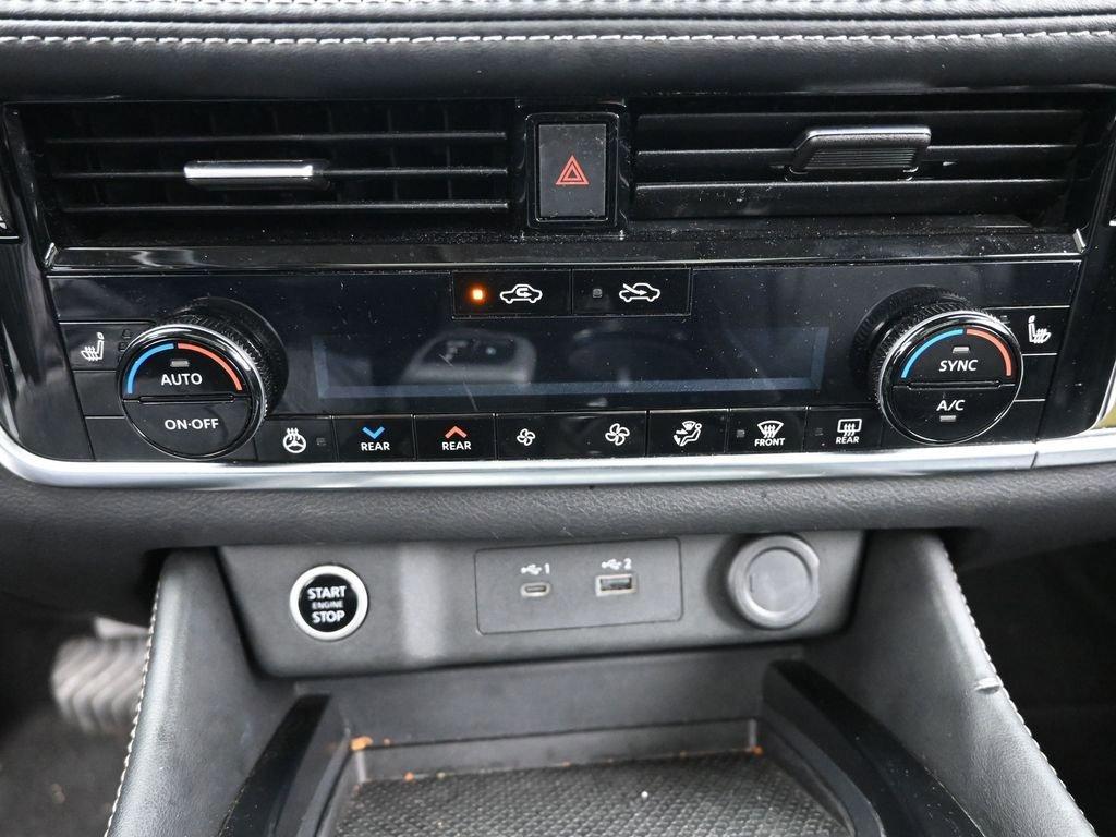 2023 Nissan Rogue Vehicle Photo in Marion, IA 52302
