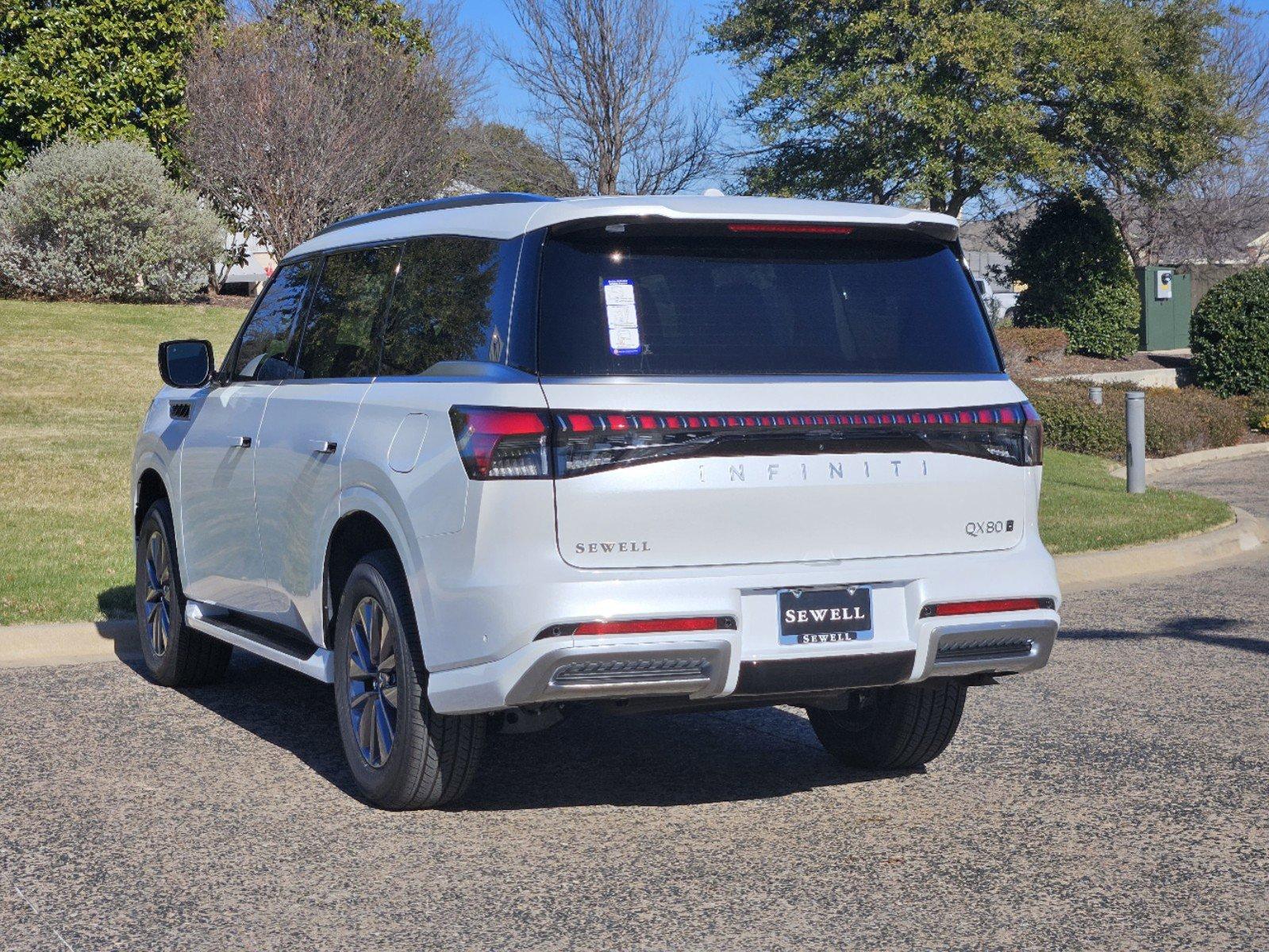 2025 INFINITI QX80 Vehicle Photo in Fort Worth, TX 76132