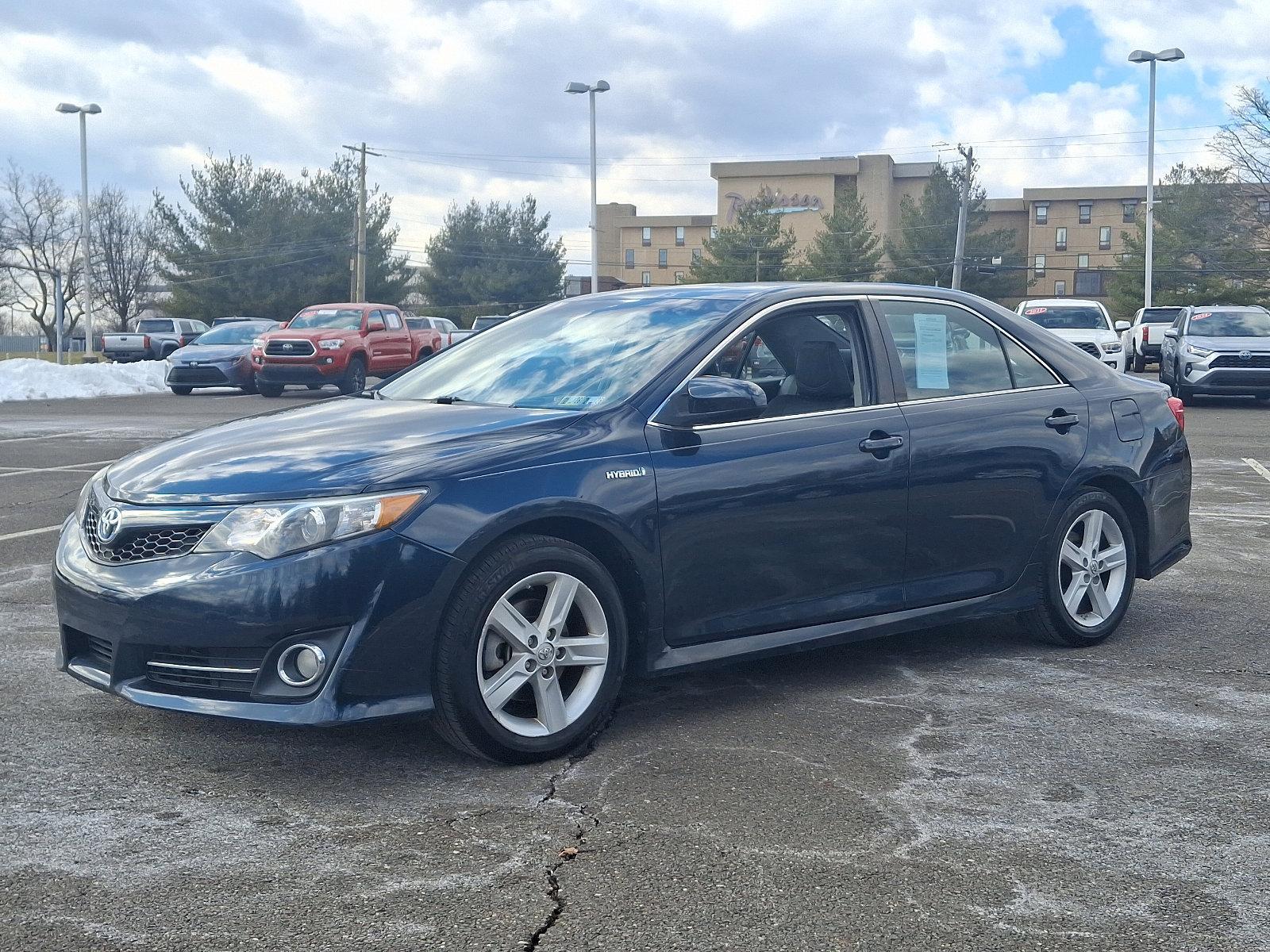 2014 Toyota Camry Hybrid Vehicle Photo in Trevose, PA 19053