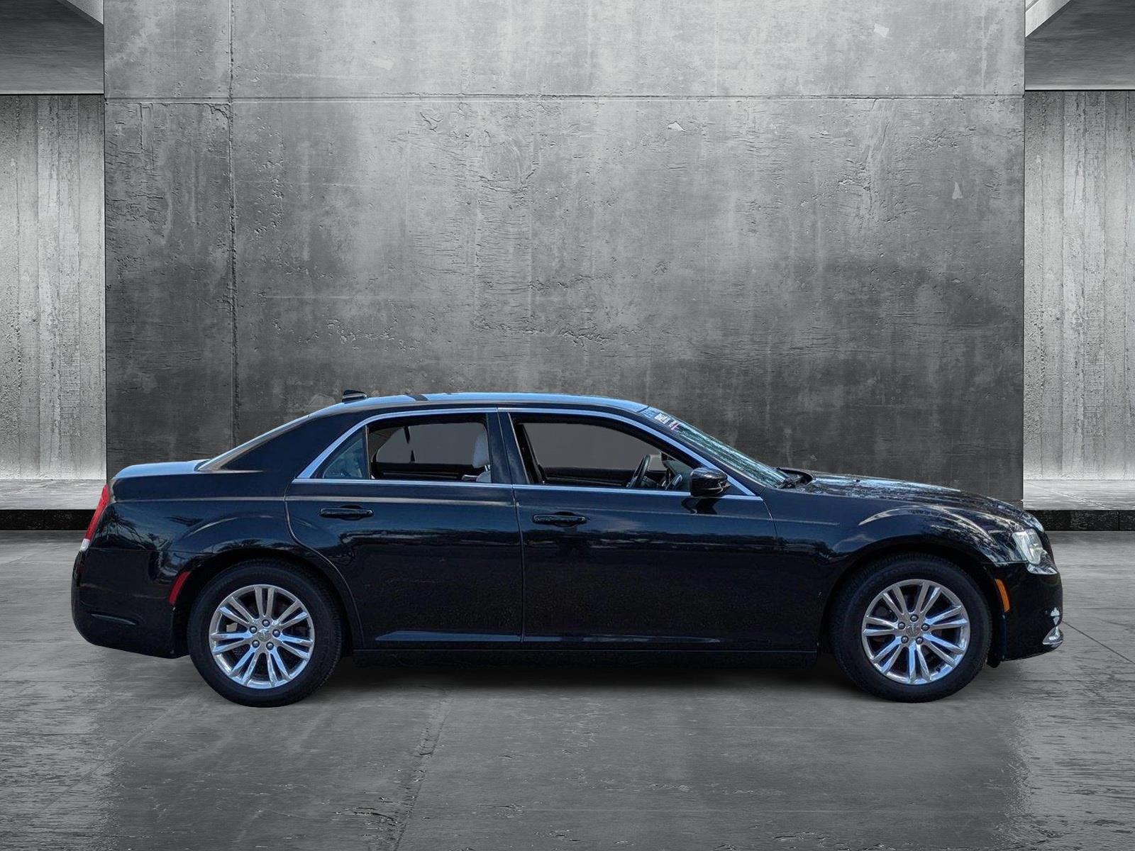 2017 Chrysler 300 Vehicle Photo in Clearwater, FL 33765