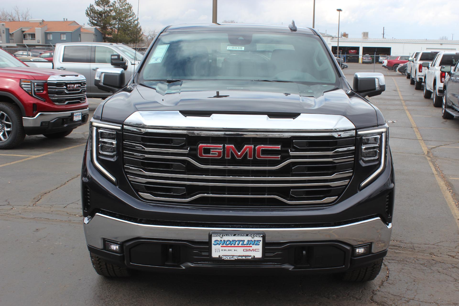 2025 GMC Sierra 1500 Vehicle Photo in AURORA, CO 80012-4011