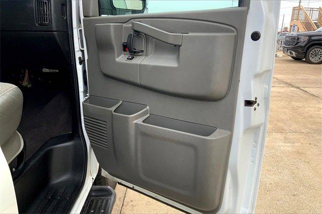 2021 Chevrolet Express Passenger 3500 Vehicle Photo in TOPEKA, KS 66609-0000
