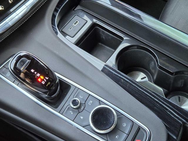 2022 Cadillac Escalade Vehicle Photo in DENTON, TX 76210-9321