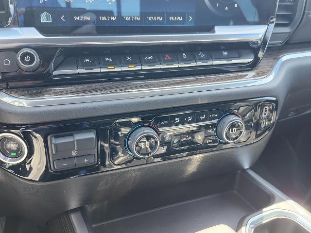 2023 Chevrolet Silverado 1500 Vehicle Photo in GREEN BAY, WI 54304-5303