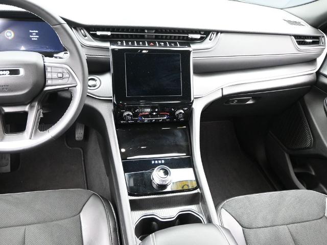 2025 Jeep Grand Cherokee L Vehicle Photo in Cedar Rapids, IA 52402
