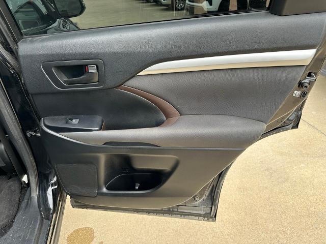 2017 Toyota Highlander Vehicle Photo in Grapevine, TX 76051