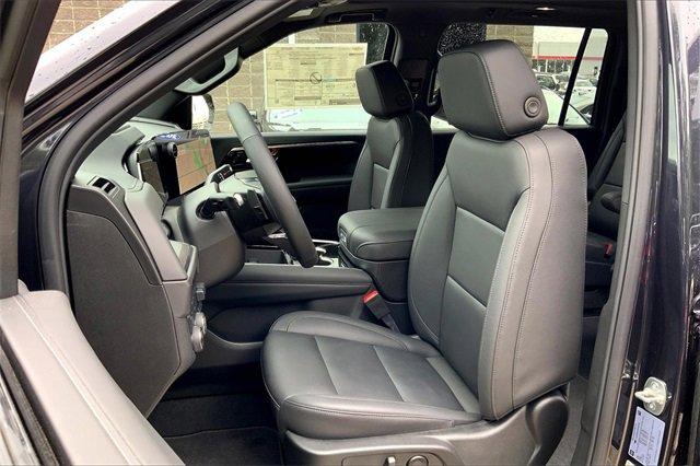 2025 Chevrolet Suburban Vehicle Photo in KANSAS CITY, MO 64114-4502