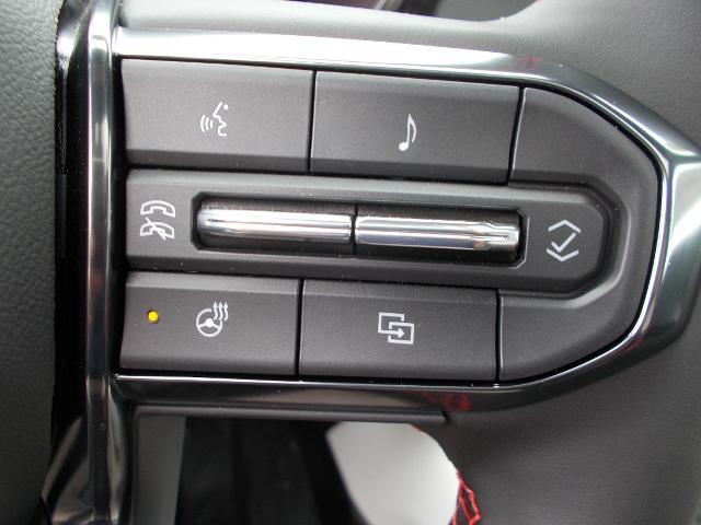2025 GMC Canyon Vehicle Photo in LOWELL, MA 01852-4336