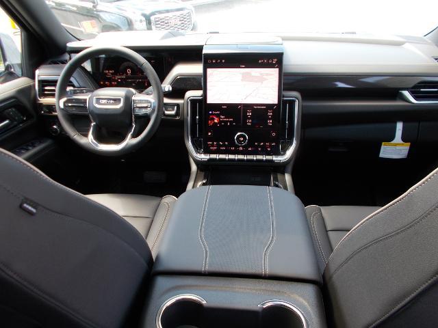 2025 GMC Yukon XL Vehicle Photo in LOWELL, MA 01852-4336