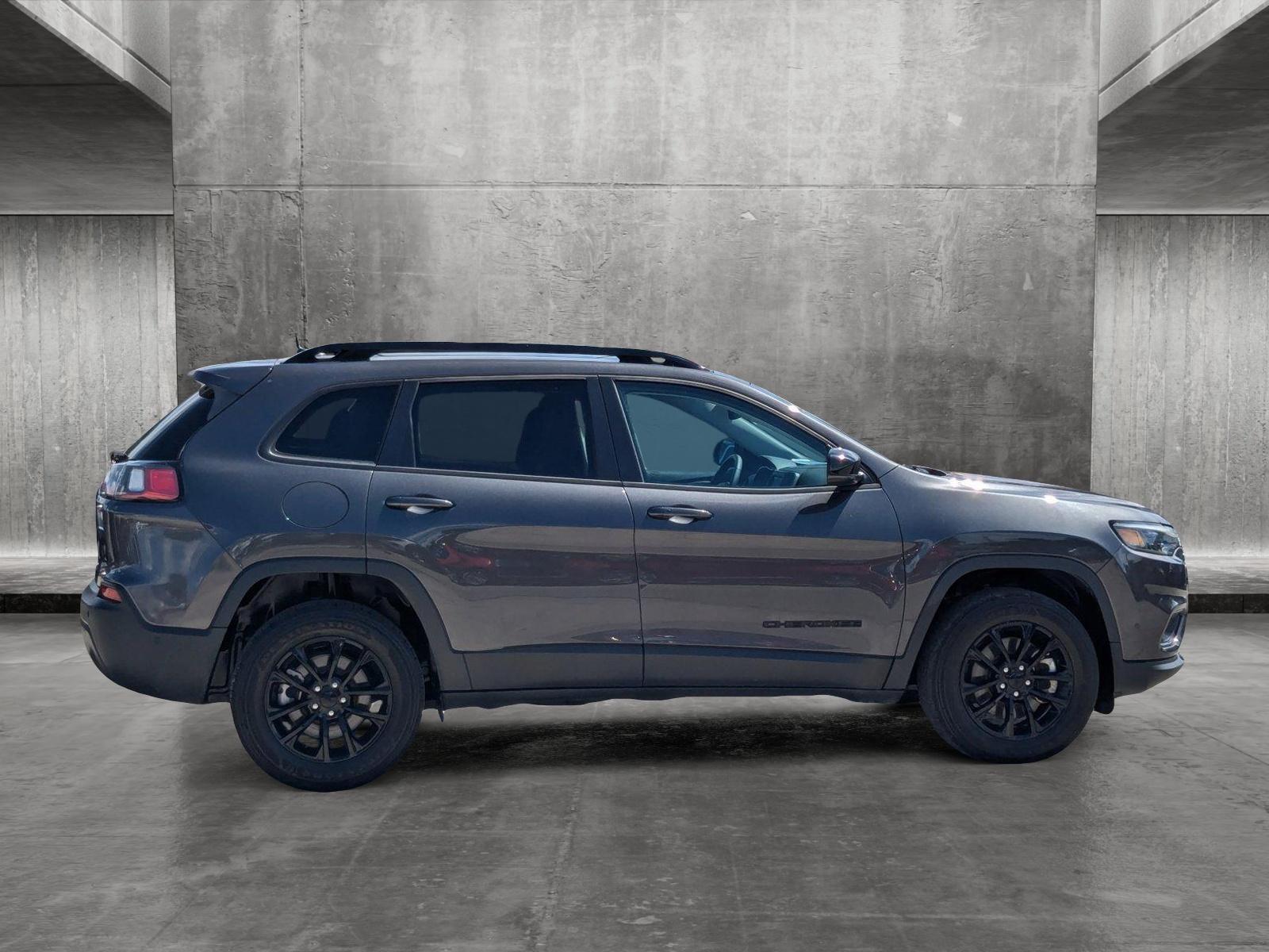 2023 Jeep Cherokee Vehicle Photo in MIAMI, FL 33134-2699