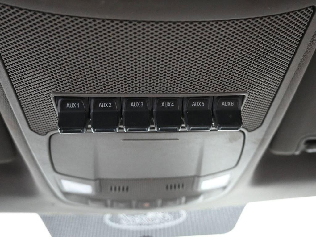 2017 Ford Super Duty F-250 SRW Vehicle Photo in Cedar Rapids, IA 52402