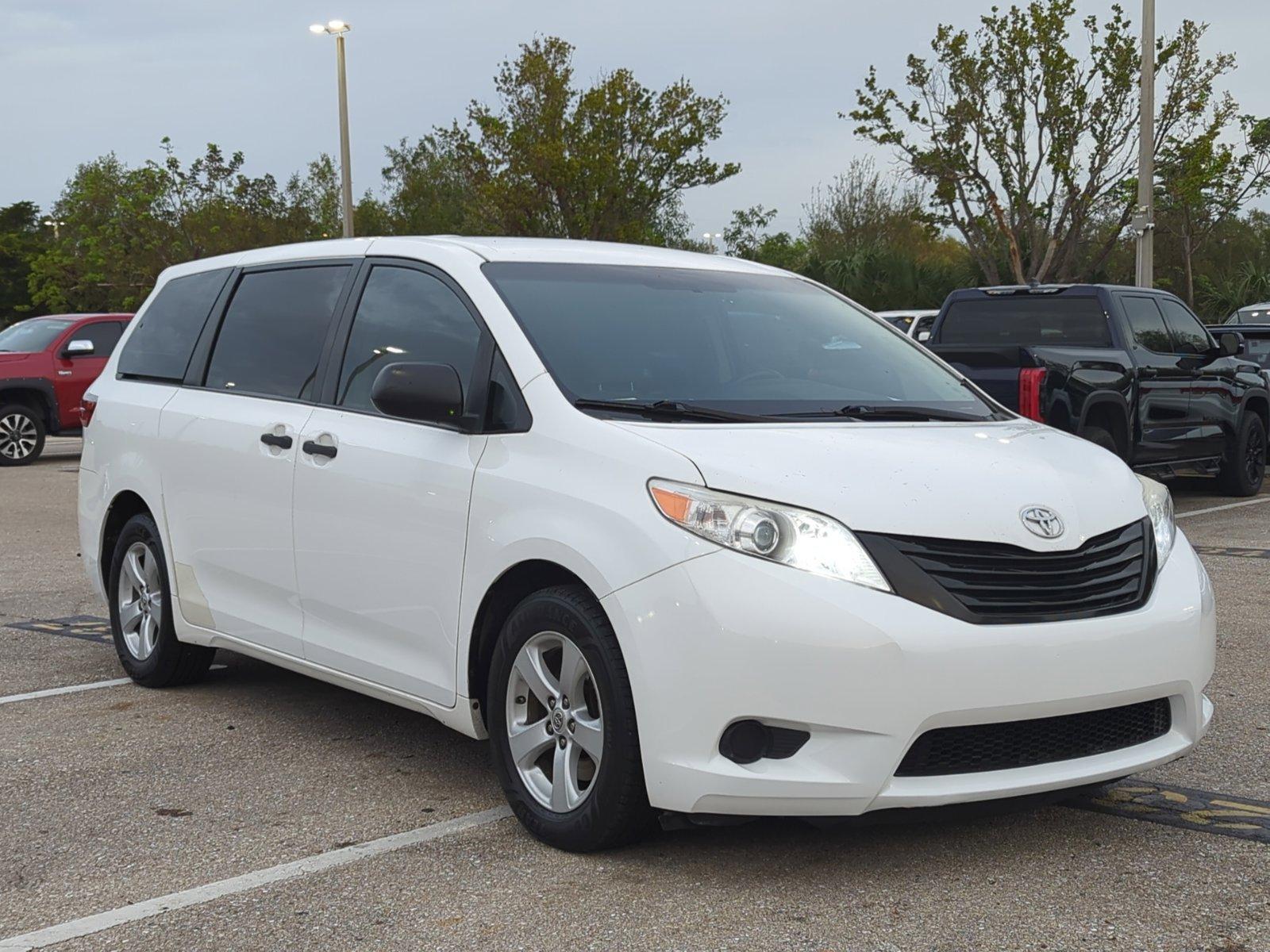 2015 Toyota Sienna Vehicle Photo in Ft. Myers, FL 33907