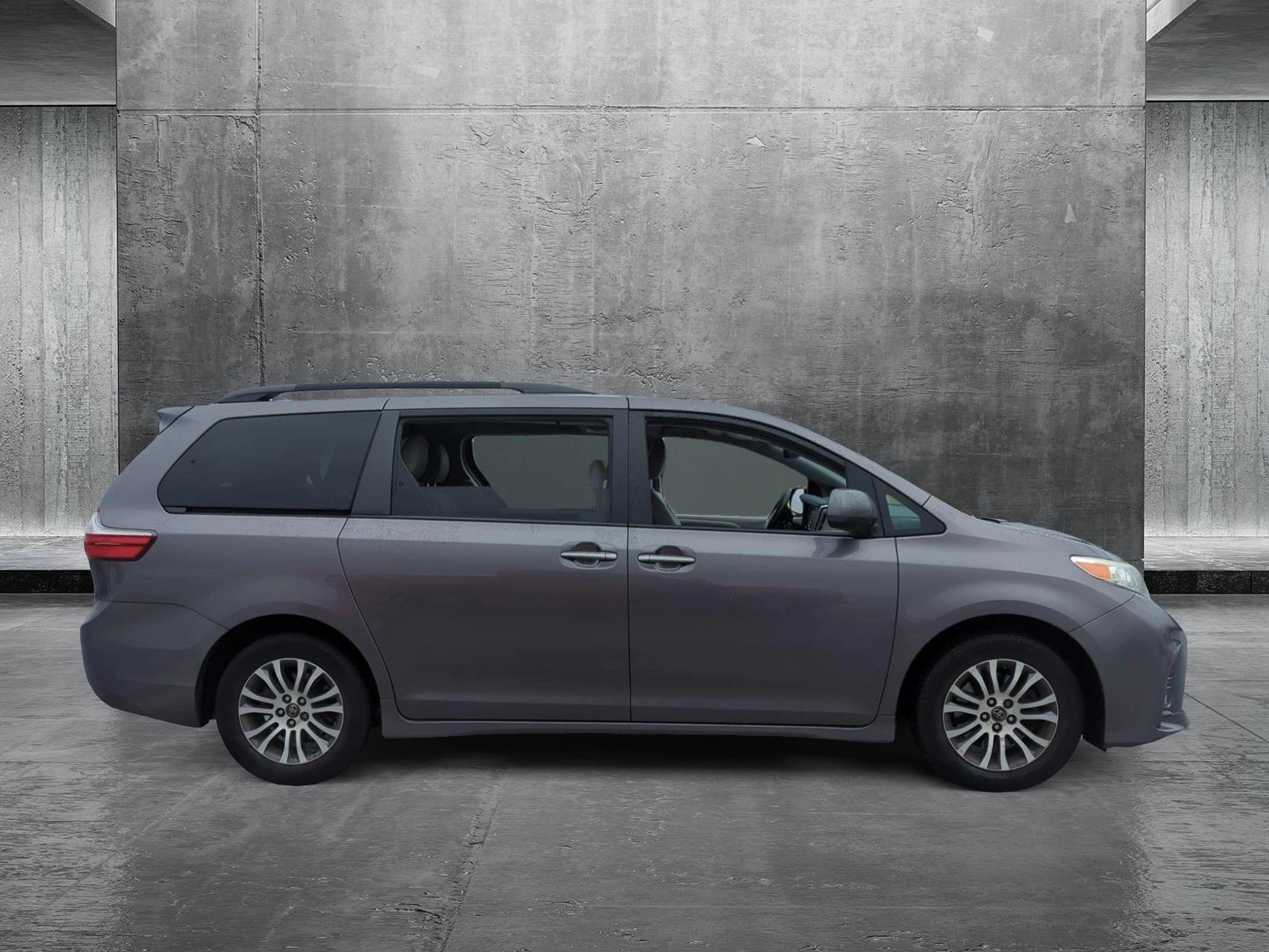 2019 Toyota Sienna Vehicle Photo in Ft. Myers, FL 33907