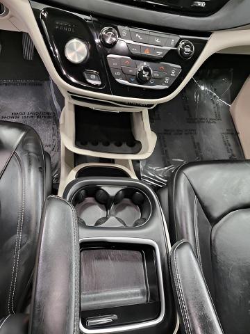 2023 Chrysler Pacifica Vehicle Photo in Green Bay, WI 54304