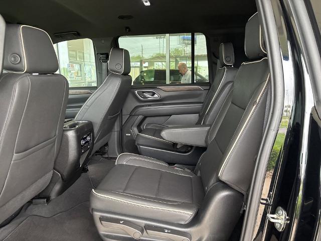 2023 Chevrolet Suburban Vehicle Photo in MANHATTAN, KS 66502-5036
