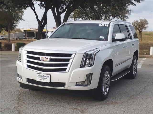 2017 Cadillac Escalade Vehicle Photo in DENTON, TX 76210-9321