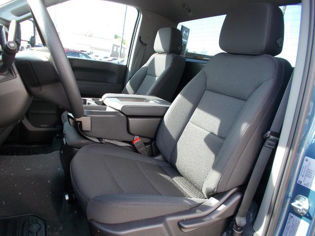 2025 GMC Sierra 3500HD Vehicle Photo in LOWELL, MA 01852-4336