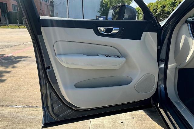 2021 Volvo XC60 Vehicle Photo in Houston, TX 77007