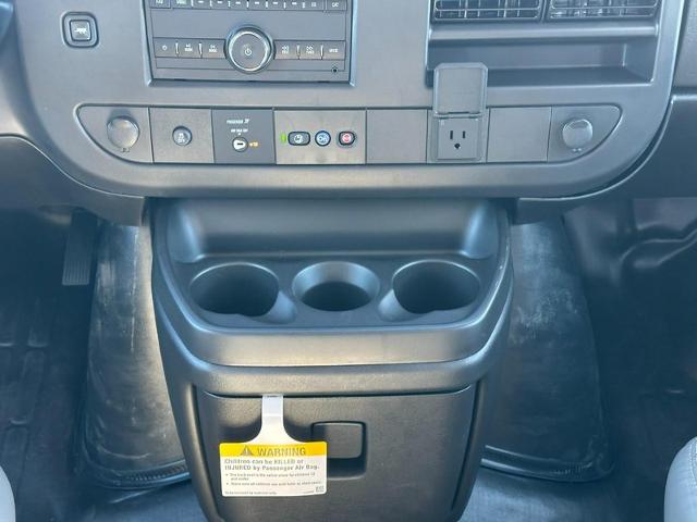 2024 Chevrolet Express Cargo 2500 Vehicle Photo in COLUMBIA, MO 65203-3903