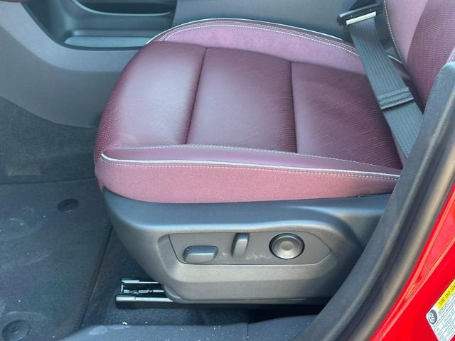 2025 Buick Envision Vehicle Photo in COLUMBIA, MO 65203-3903