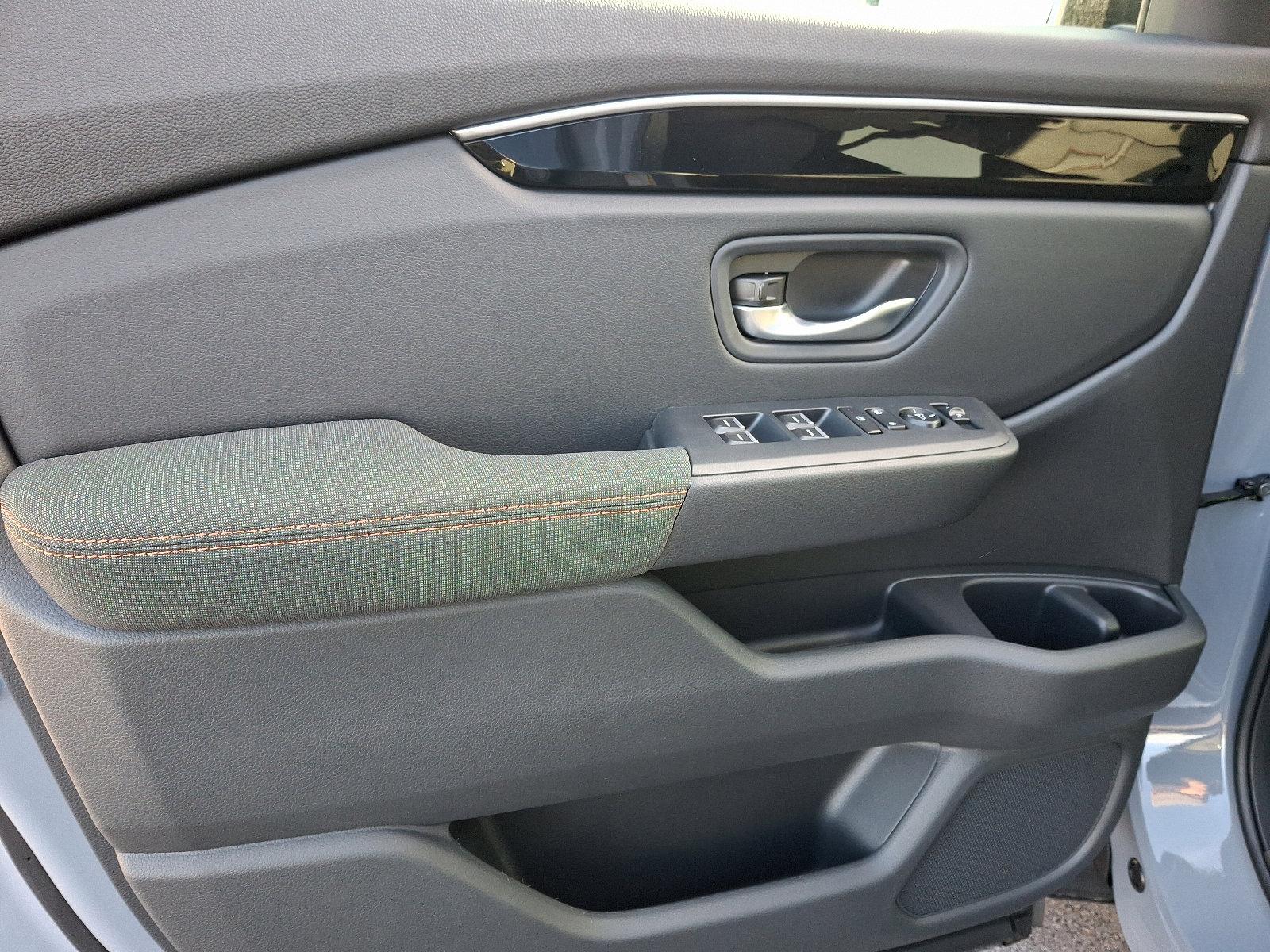 2025 Honda Pilot Vehicle Photo in Harrisburg, PA 17111