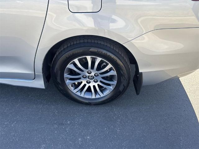 2020 Toyota Sienna Vehicle Photo in ALBERTVILLE, AL 35950-0246