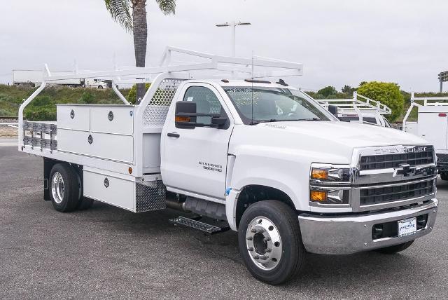 2023 Chevrolet Silverado Chassis Cab Vehicle Photo in VENTURA, CA 93003-8585