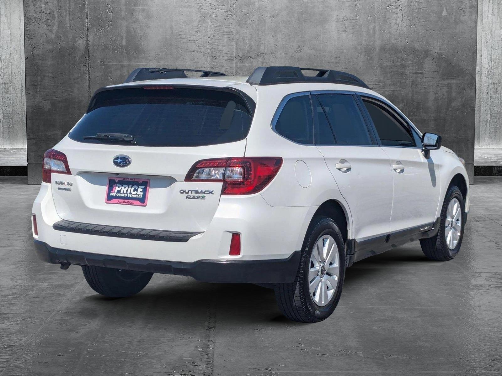 2017 Subaru Outback Vehicle Photo in Valencia, CA 91355