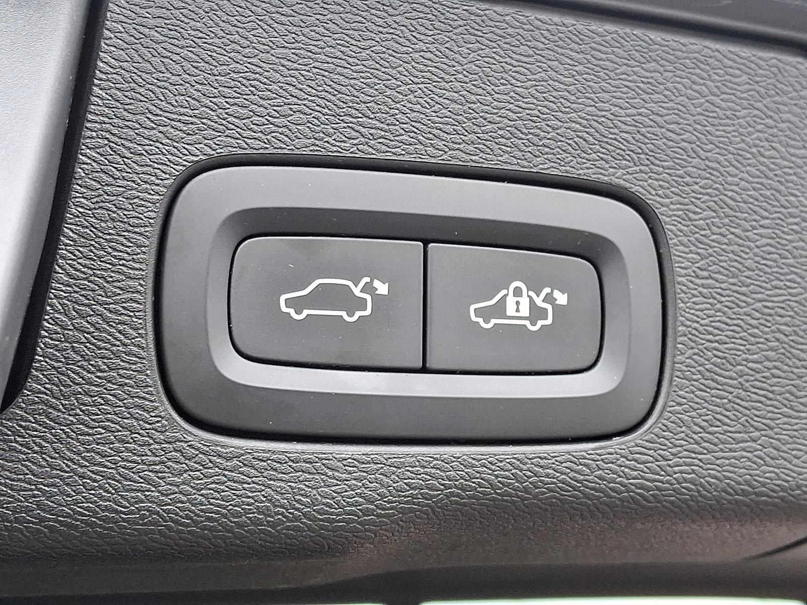 2018 Volvo XC60 Vehicle Photo in Trevose, PA 19053