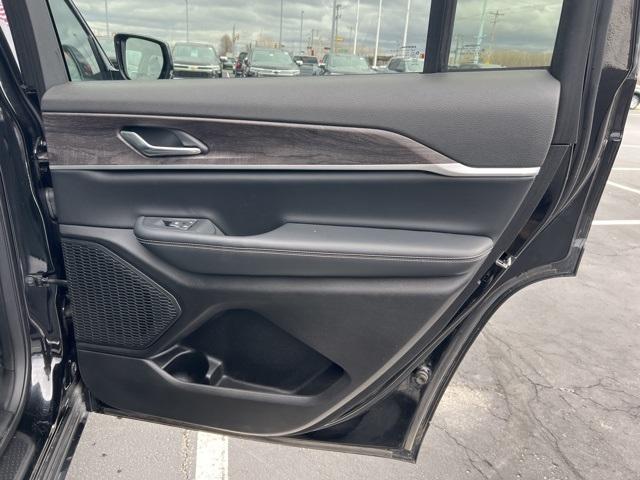 2023 Jeep Grand Cherokee L Vehicle Photo in GREEN BAY, WI 54304-5303