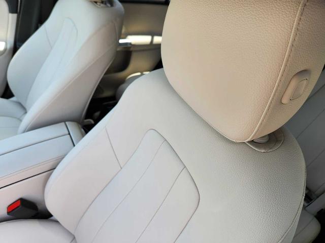 2025 Mercedes-Benz GLB Vehicle Photo in HOUSTON, TX 77079