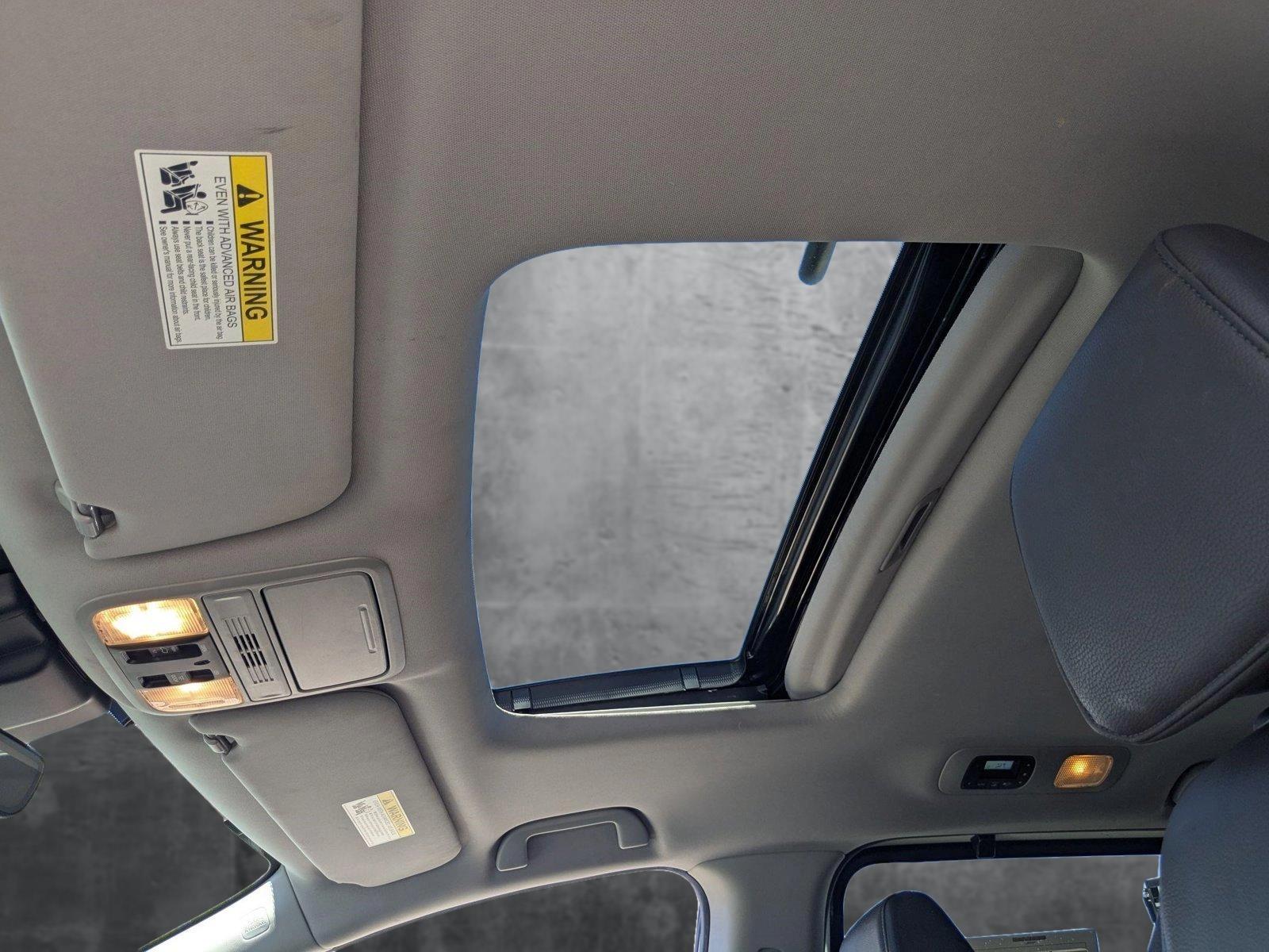 2019 Honda Odyssey Vehicle Photo in Valencia, CA 91355