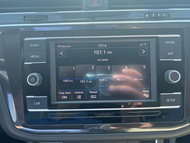 2018 Volkswagen Tiguan Vehicle Photo in GREEN BAY, WI 54304-5303