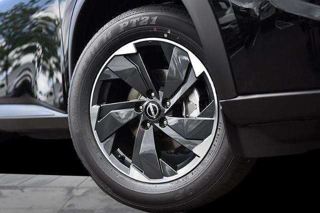 2025 Nissan Rogue Vehicle Photo in Ballwin, MO 63011