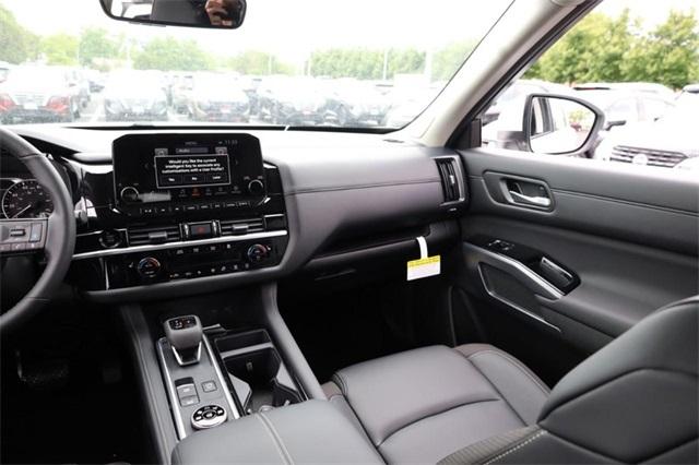 2025 Nissan Pathfinder Vehicle Photo in Hazelwood, MO 63042