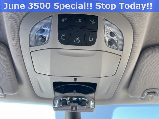 2023 Chrysler Pacifica Vehicle Photo in GREEN BAY, WI 54304-5303