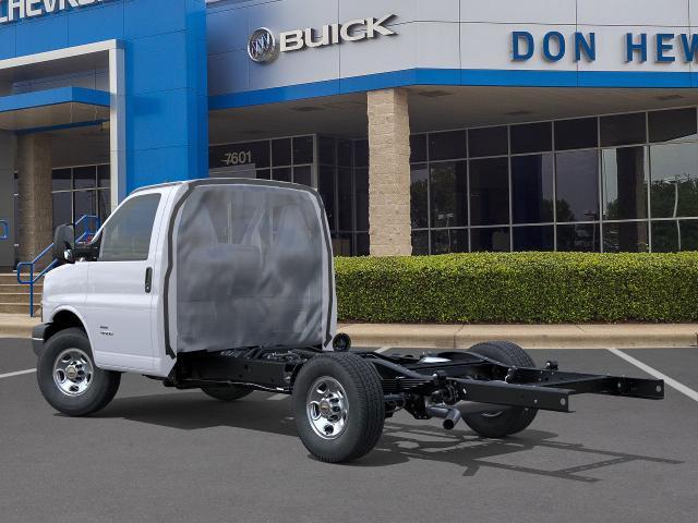 2025 Chevrolet Express Cutaway 3500 Vehicle Photo in GEORGETOWN, TX 78626-7508