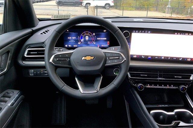2025 Chevrolet Traverse Vehicle Photo in KANSAS CITY, MO 64114-4502