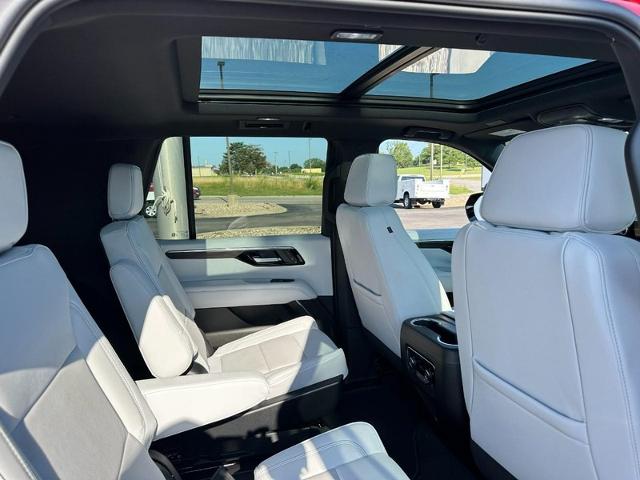 2025 Chevrolet Tahoe Vehicle Photo in COLUMBIA, MO 65203-3903