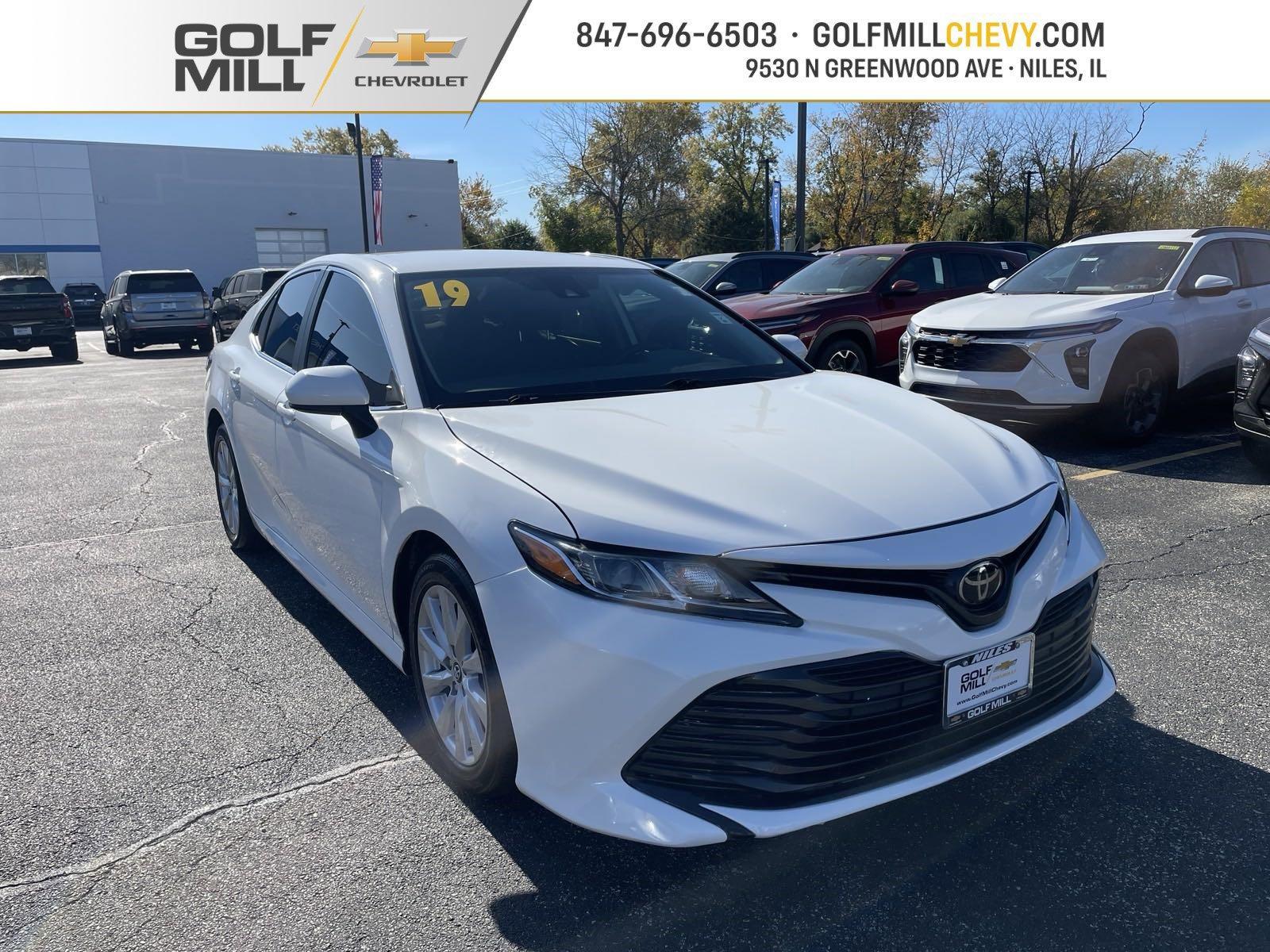 2019 Toyota Camry Vehicle Photo in Saint Charles, IL 60174