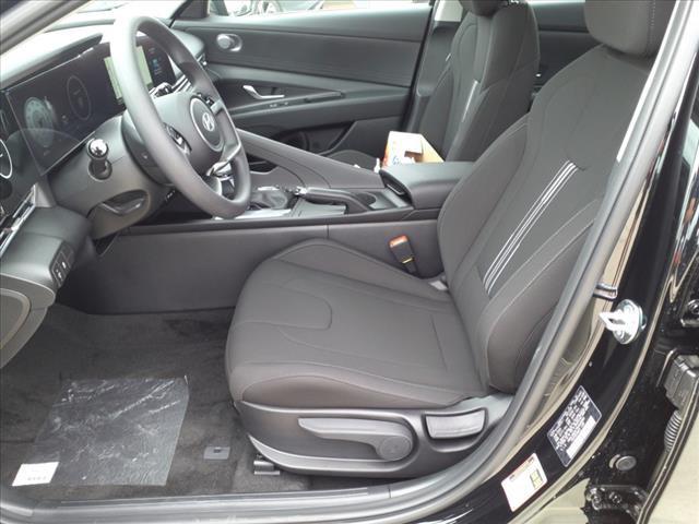 2024 Hyundai ELANTRA Vehicle Photo in Peoria, IL 61615