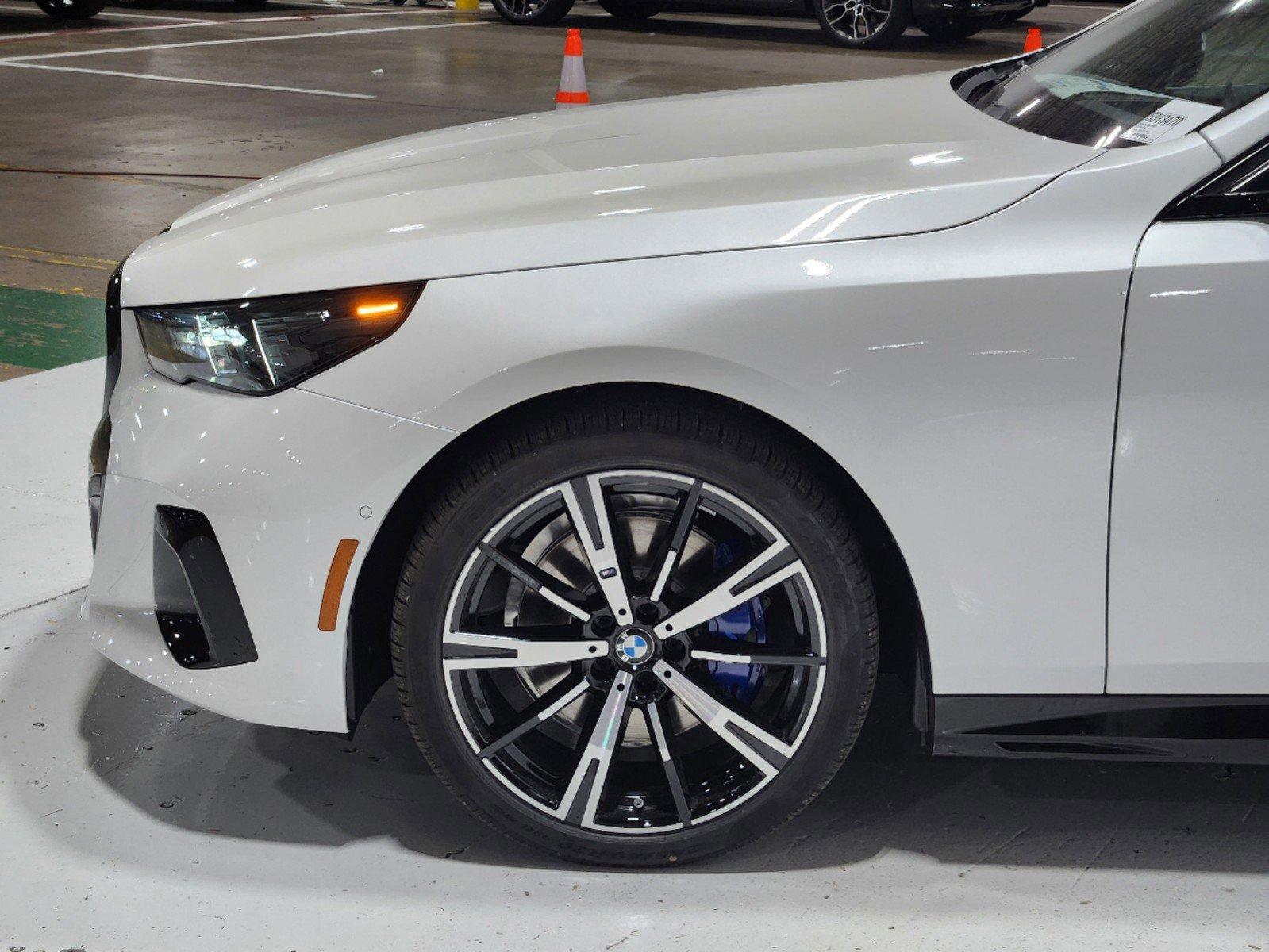 2025 BMW 530i Vehicle Photo in GRAPEVINE, TX 76051