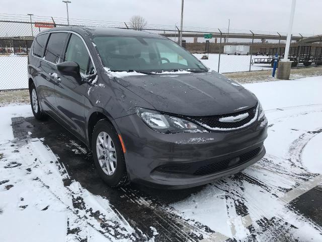 2022 Chrysler Voyager Vehicle Photo in GREEN BAY, WI 54303-3330