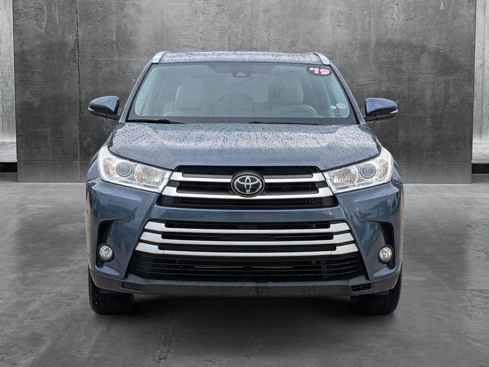 2019 Toyota Highlander Vehicle Photo in Davie, FL 33331