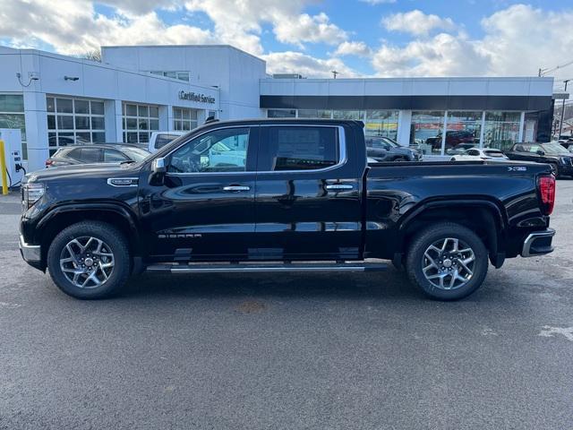 2025 GMC Sierra 1500 Vehicle Photo in LOWELL, MA 01852-4336