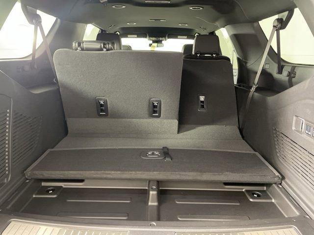 2025 Chevrolet Suburban Vehicle Photo in PHOENIX, AZ 85014-3381